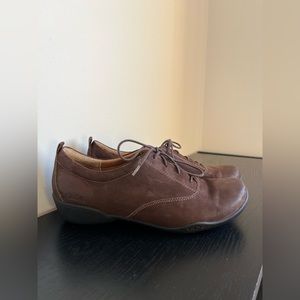 Taos. Getaway Leather Lace-Up Brown Oxford Shoes. Women’s size US 10.